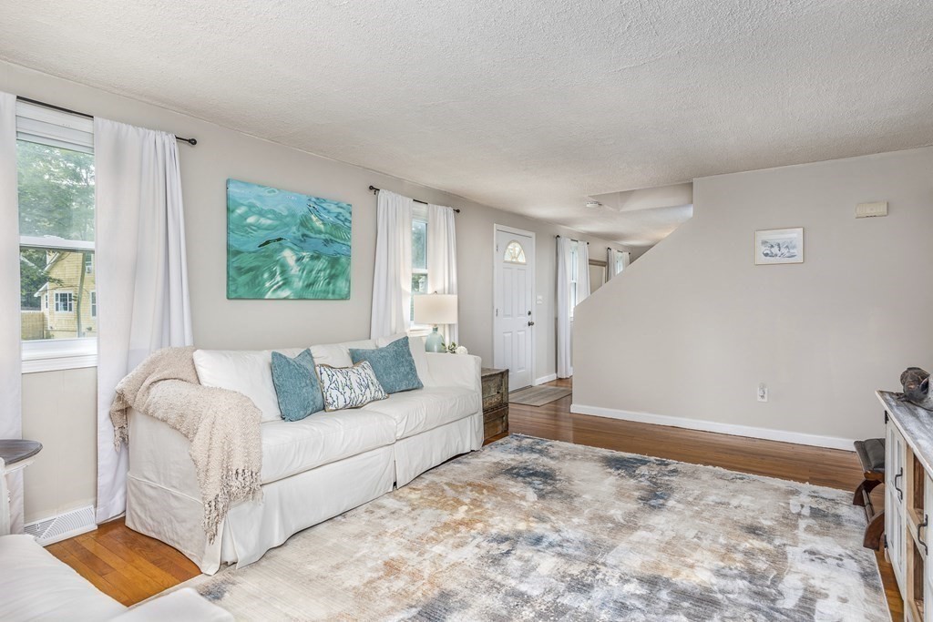 183 Stockbridge Road Scituate, MA 02066 - Photo 12 of 28 Gallery Image 12