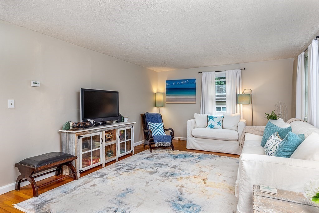 183 Stockbridge Road Scituate, MA 02066 - Photo 14 of 28 Gallery Image 14