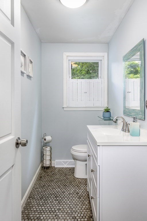 183 Stockbridge Road Scituate, MA 02066 - Photo 21 of 28 Gallery Image 21