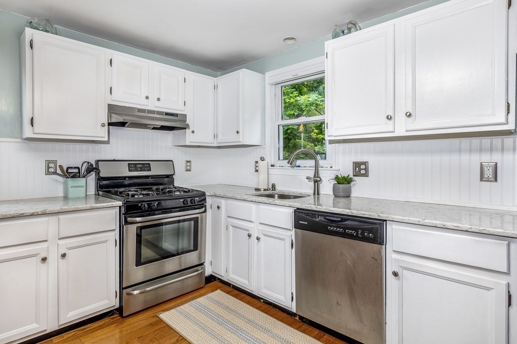 183 Stockbridge Road Scituate, MA 02066 - Photo 3 of 28 Gallery Image 3