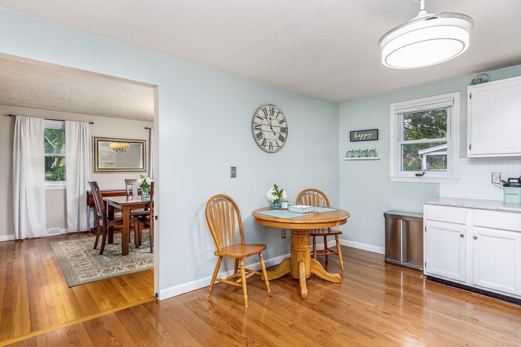 183 Stockbridge Road Scituate, MA 02066 - Photo 4 of 28 Gallery Image 4