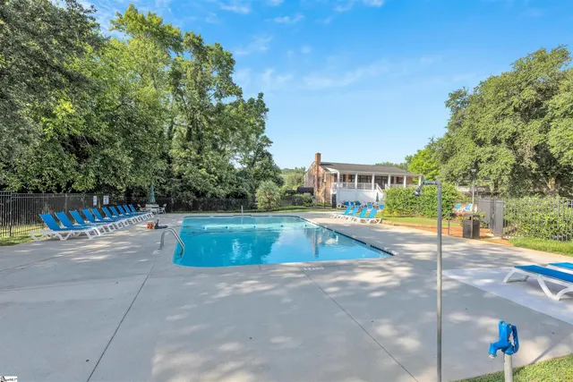 $1,700 | 925 Cleveland Street, Unit 235, Greenville, SC 29601