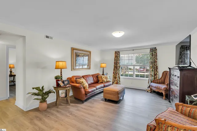 $1,700 | 925 Cleveland Street, Unit 235, Greenville, SC 29601