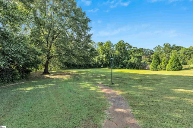 $1,700 | 925 Cleveland Street, Unit 235, Greenville, SC 29601