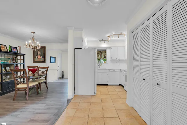 $1,700 | 925 Cleveland Street, Unit 235, Greenville, SC 29601