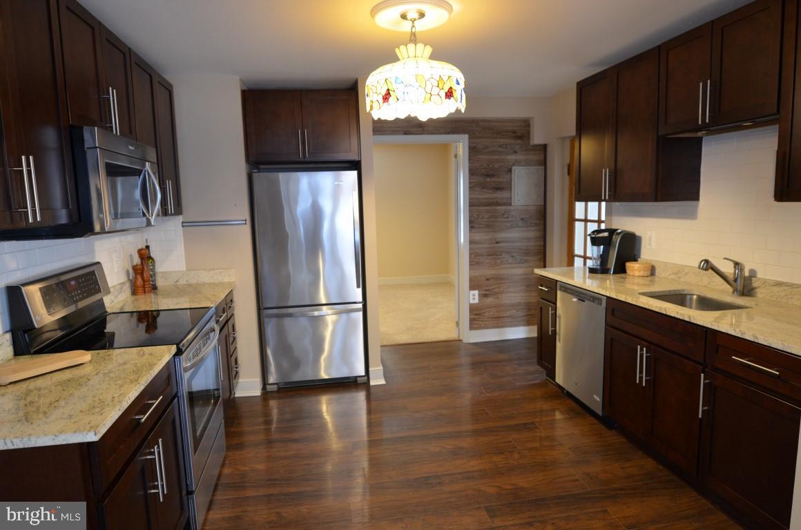 3565 Catlett Road Catlett, VA 20119 - Photo 11 of 20 Updated Kitchen with Stainless Steel Appliances