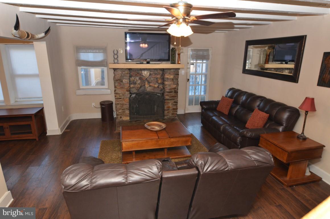 3565 Catlett Road Catlett, VA 20119 - Photo 14 of 20 Living Room