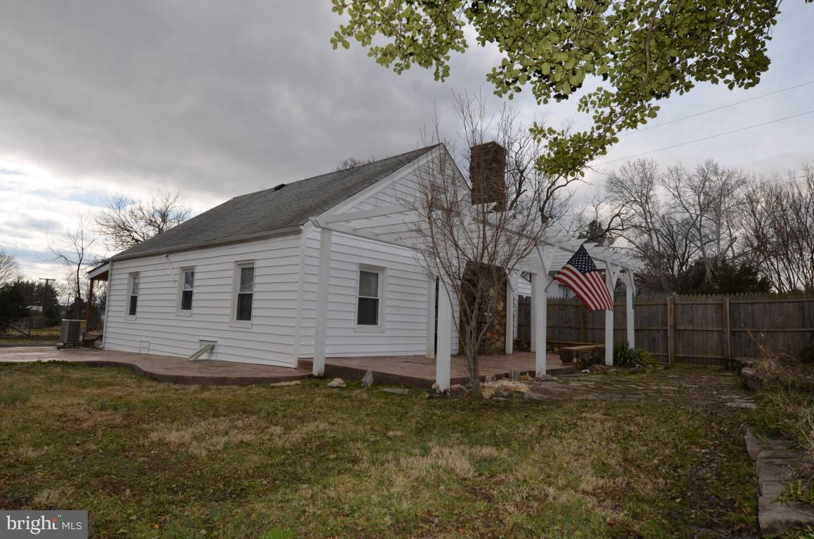 3565 Catlett Road Catlett, VA 20119 - Photo 8 of 20 Left Side of Home with Patio