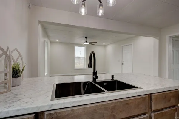 $134,000 | 718 Illinois Street, Bicknell, IN 47512