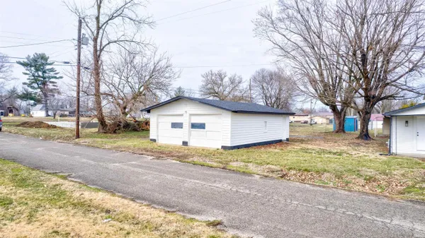 $134,000 | 718 Illinois Street, Bicknell, IN 47512