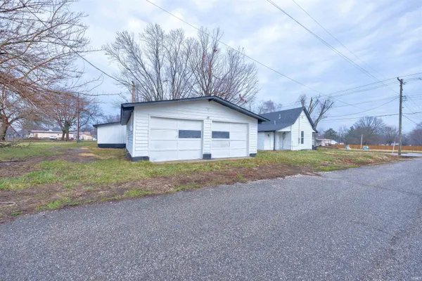 $134,000 | 718 Illinois Street, Bicknell, IN 47512