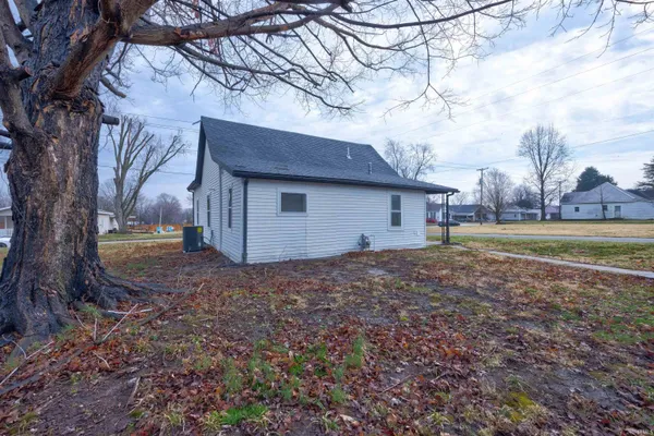$134,000 | 718 Illinois Street, Bicknell, IN 47512