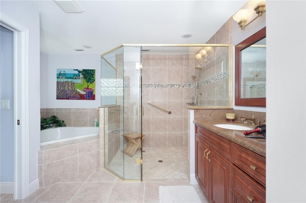 2384 Kings Lake Boulevard Naples, FL 34112 - Photo 13 of 18 Gallery Image 13