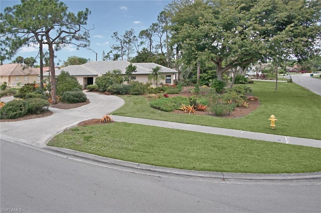 2384 Kings Lake Boulevard Naples, FL 34112 - Photo 5 of 18 Gallery Image 5