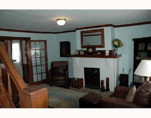 640 North 2nd Street Apollo, PA 15613 - Photo 2 of 8 Living Room.