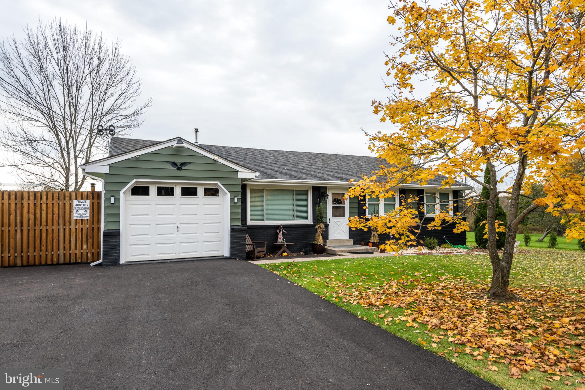 1750 Kumry Road Quakertown, PA 18951 - Photo 2 of 24 Driveway