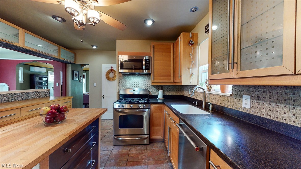 3561 Tullamore Road Cleveland, OH 44118 - Photo 19 of 35 Gallery Image 19