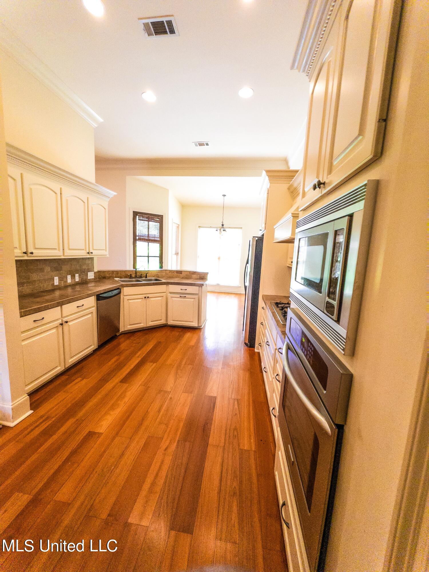 115 Hallmark Place Madison, MS 39110 - Photo 13 of 41 215FEB71-E3B3-4062-BB50-D23054FED9C6