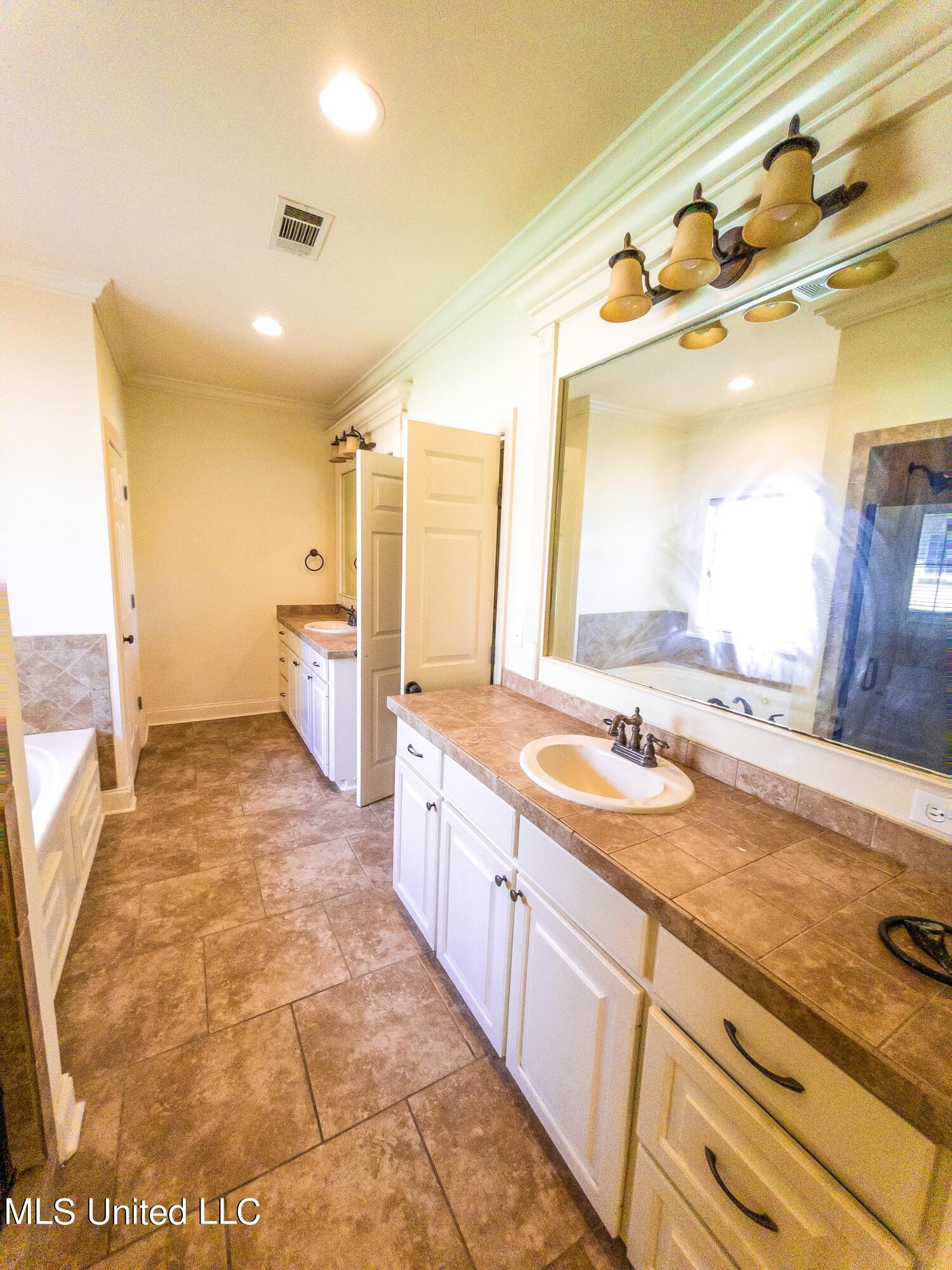 115 Hallmark Place Madison, MS 39110 - Photo 21 of 41 A3E36083-BE93-42A1-B449-9DBE597989CC