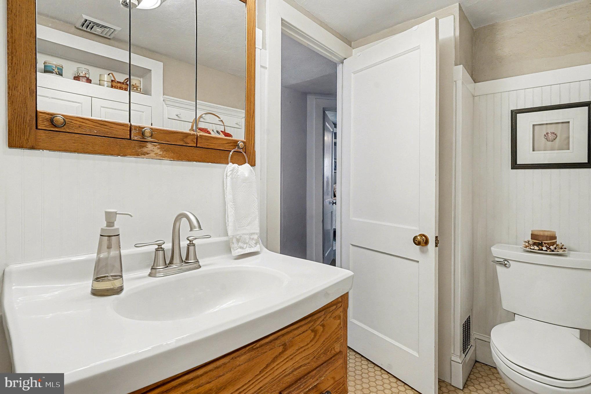 284 Stony Run Road Spring City, PA 19475 - Photo 41 of 70 a bathroom with a sink a toilet and shower