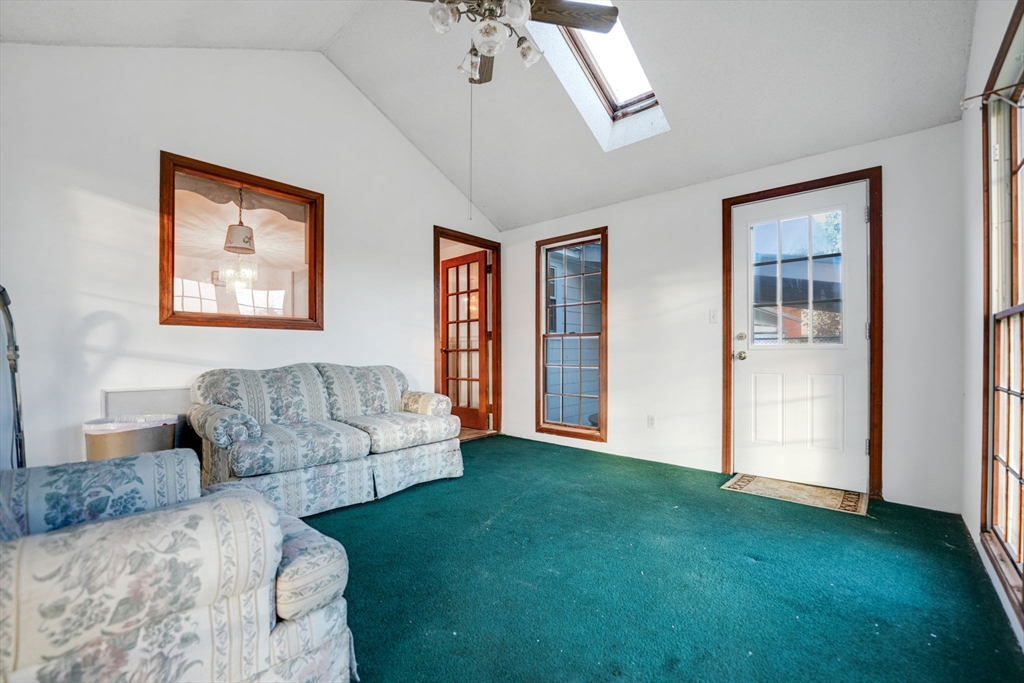 390 Old Fall River Road Dartmouth, MA 02747 - Photo 14 of 21 Gallery Image 14