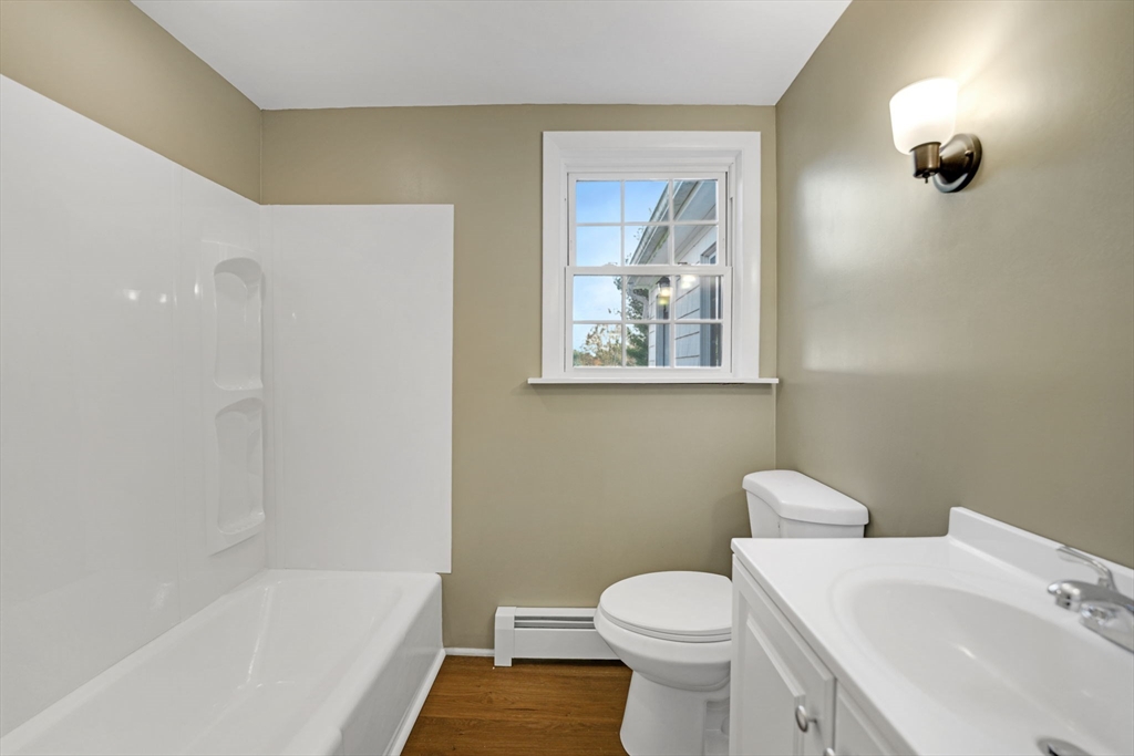 390 Old Fall River Road Dartmouth, MA 02747 - Photo 9 of 21 Gallery Image 9