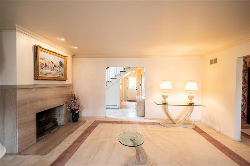 4601 Gardenville Road Pittsburgh, PA 15236 - Photo 11 of 25 Gallery Image 11