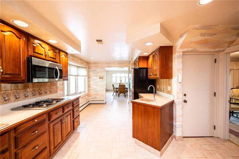 4601 Gardenville Road Pittsburgh, PA 15236 - Photo 9 of 25 Gallery Image 9