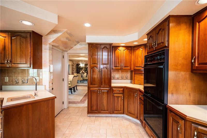 4601 Gardenville Road Pittsburgh, PA 15236 - Photo 10 of 25 Gallery Image 10