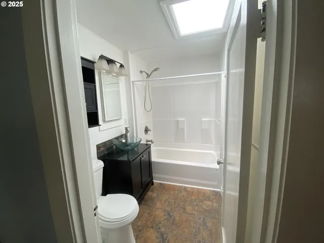 $950,000 | 6403 Tompkins Court, West Linn, OR 97068