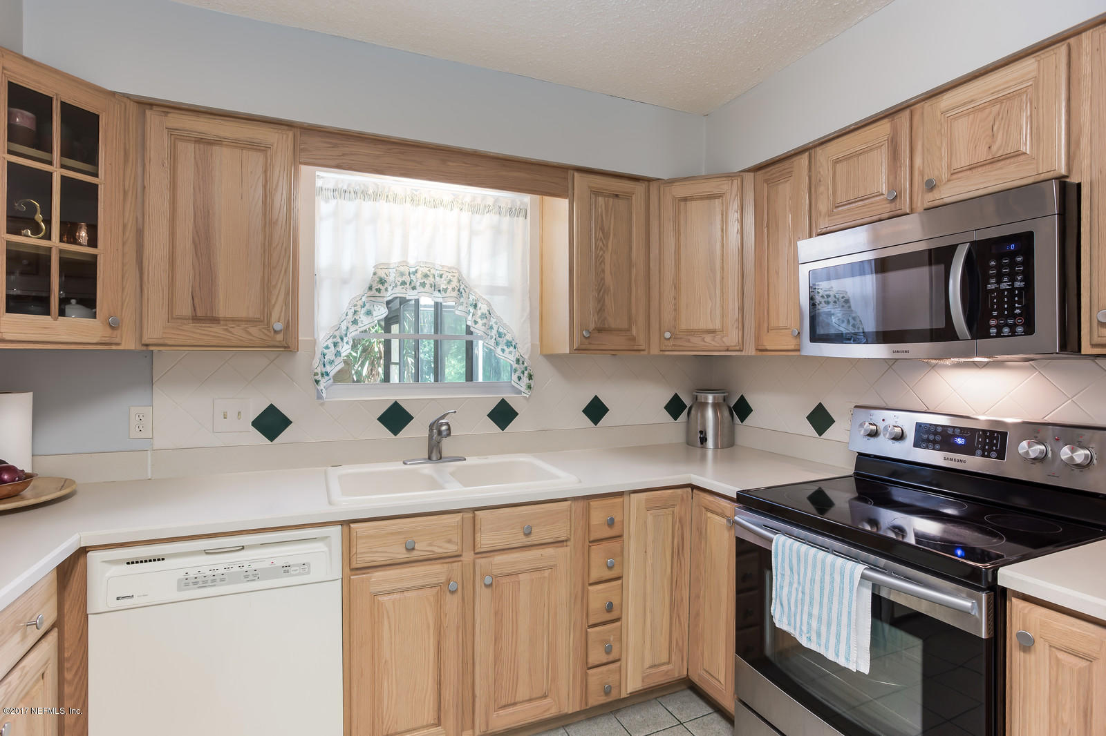 4525 Fulton Road Jacksonville, FL 32225 - Photo 3 of 21 Tons of Cabinet Space!