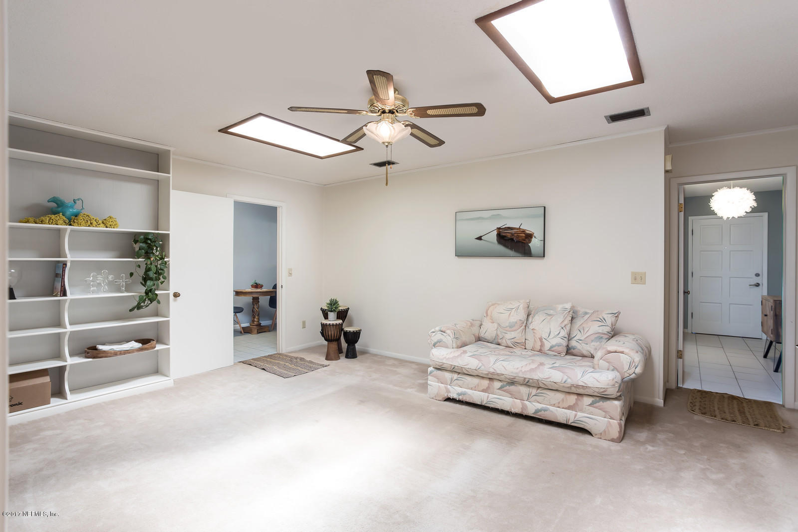 4525 Fulton Road Jacksonville, FL 32225 - Photo 5 of 21 Built-ins & Skylights