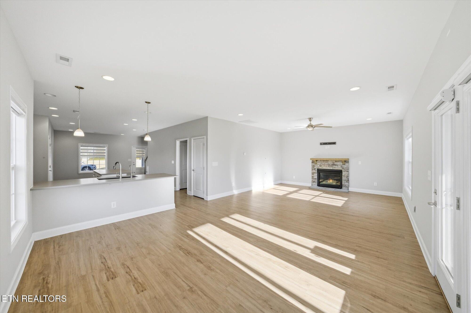 116 Deerberry Lane Oak Ridge, TN 37830 - Photo 2 of 26 Gallery Image 2