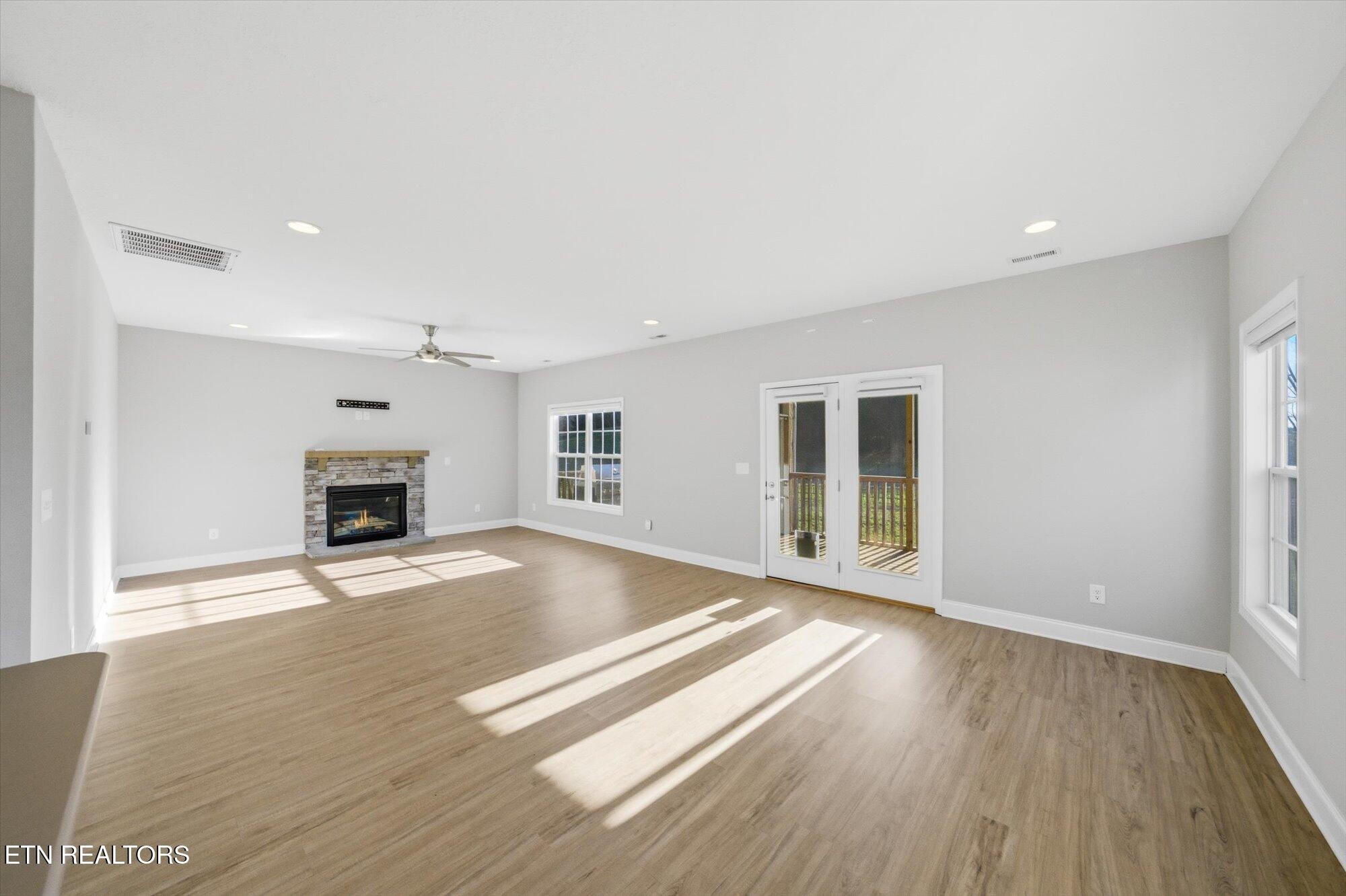 116 Deerberry Lane Oak Ridge, TN 37830 - Photo 3 of 26 Gallery Image 3