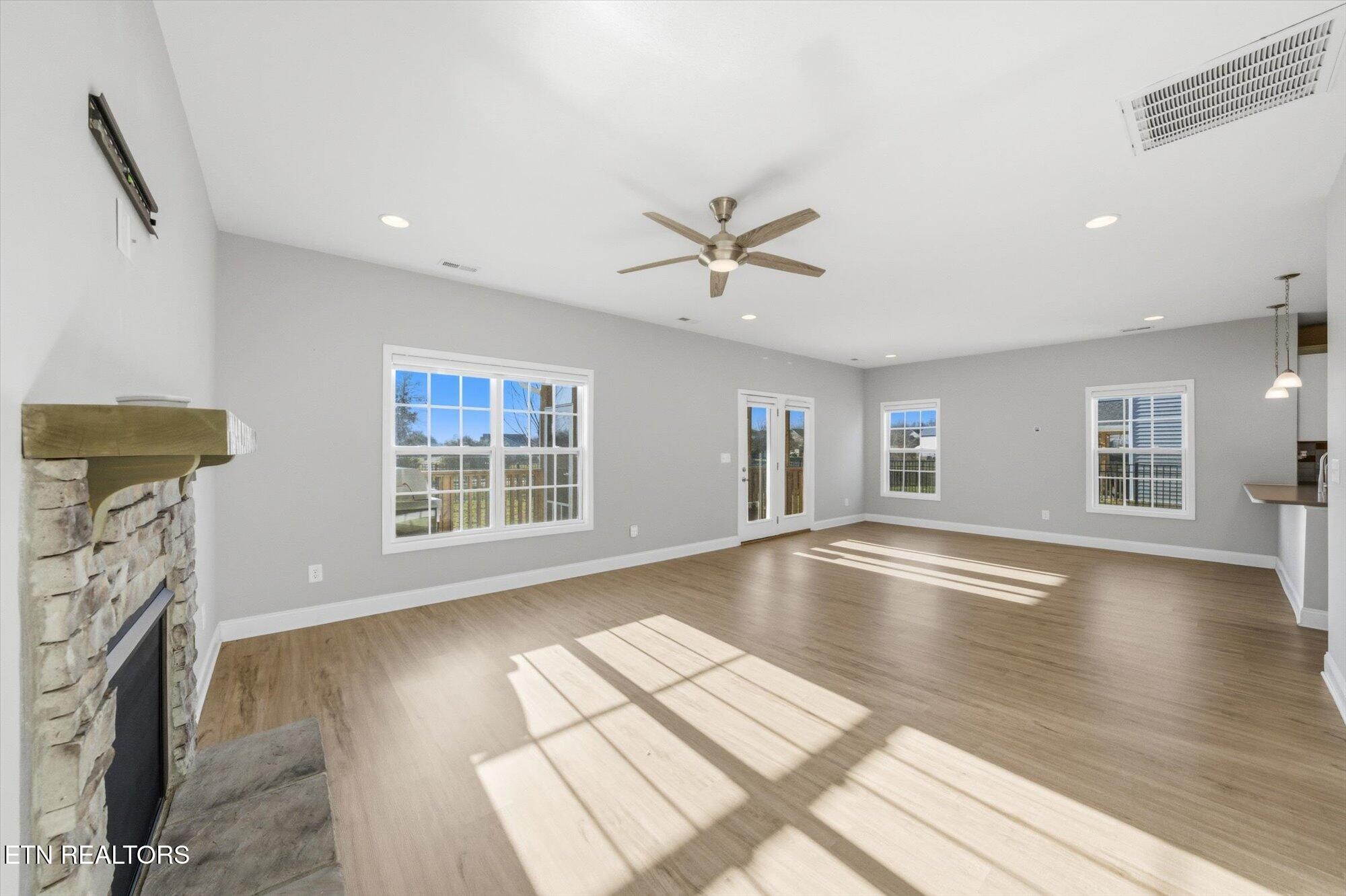 116 Deerberry Lane Oak Ridge, TN 37830 - Photo 4 of 26 Gallery Image 4