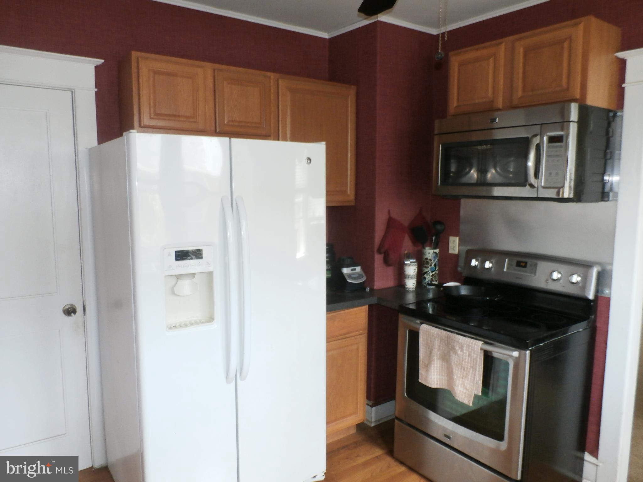 202 East Roland Road Brookhaven, PA 19015 - Photo 17 of 33 Kitchen