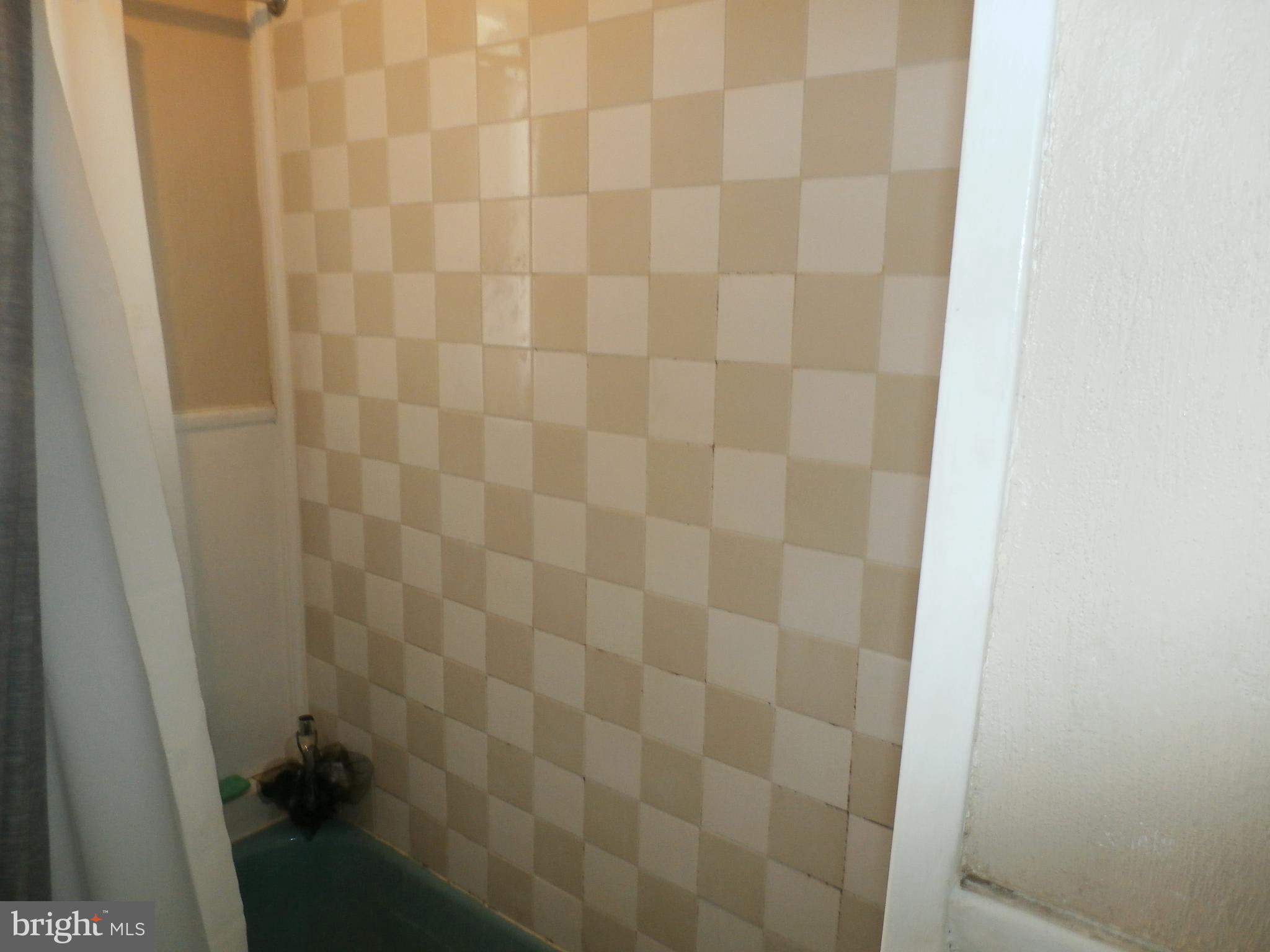 202 East Roland Road Brookhaven, PA 19015 - Photo 26 of 33 Bathroom