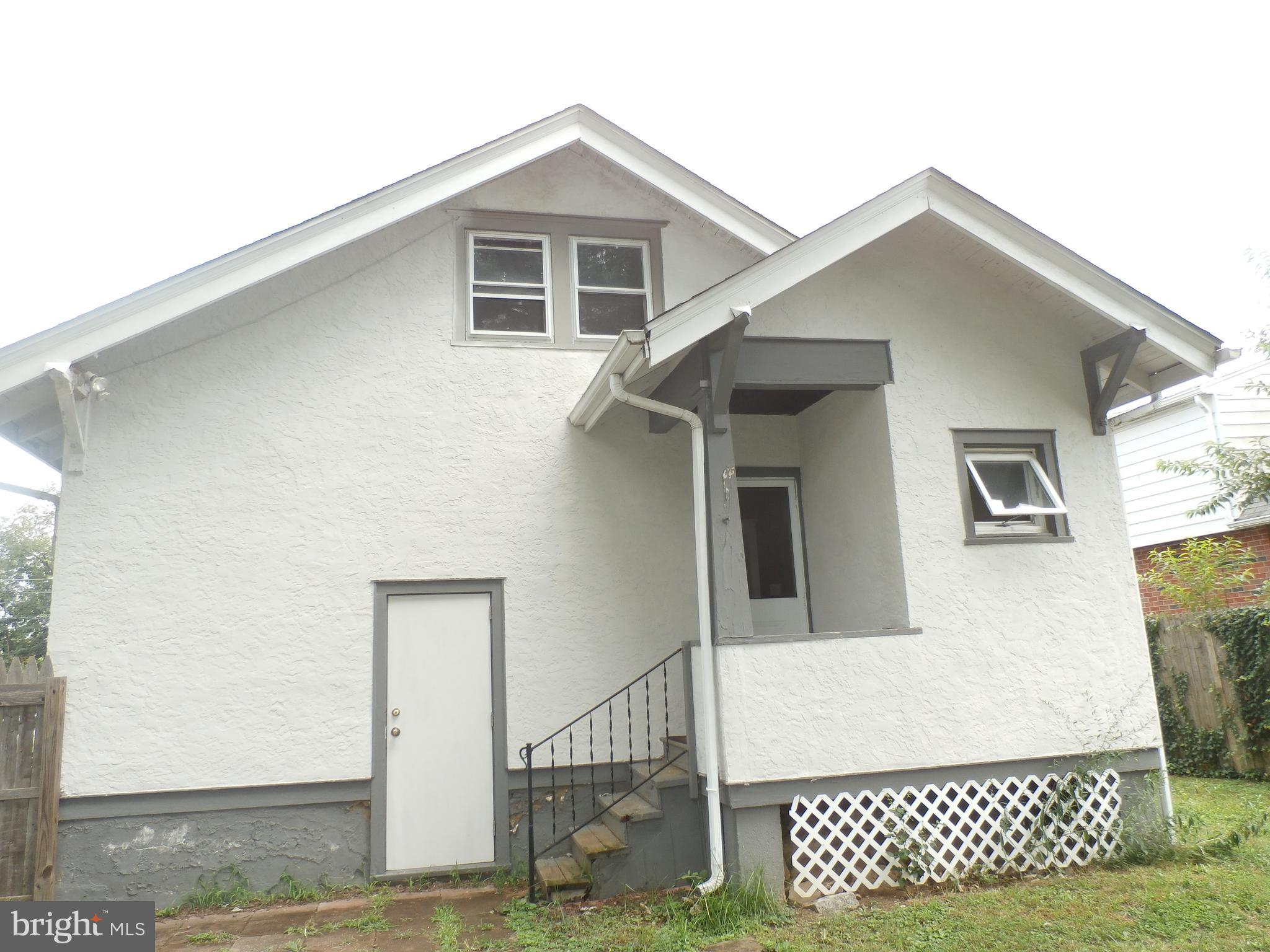 202 East Roland Road Brookhaven, PA 19015 - Photo 3 of 33 Back