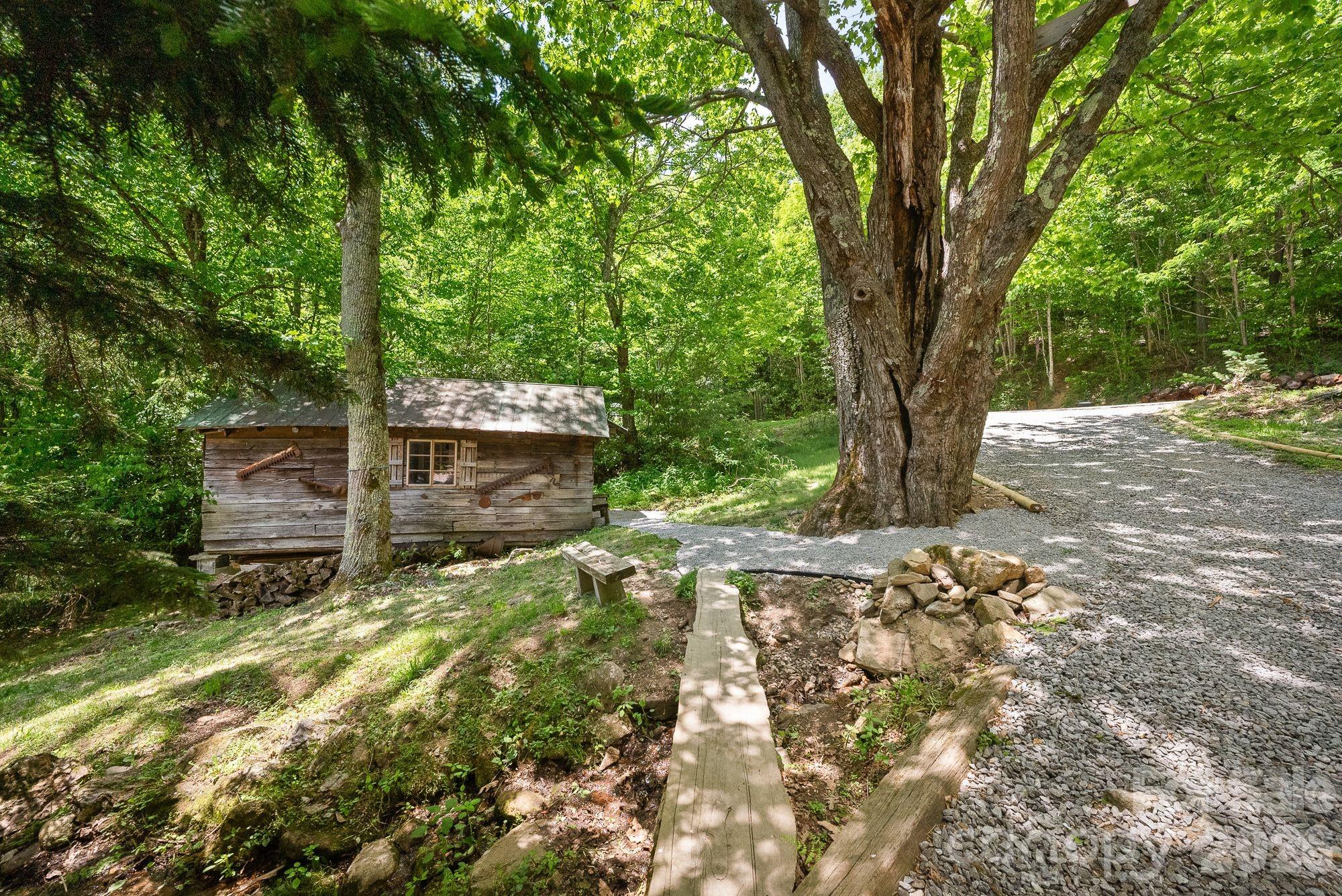 4606 Hemphill Road Waynesville, NC 28785 - Photo 19 of 37 Gallery Image 19