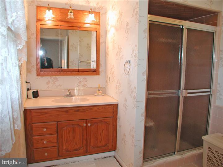 485 Covered Bridge Road Cherry Hill, NJ 08034 - Photo 8 of 11 Bathroom