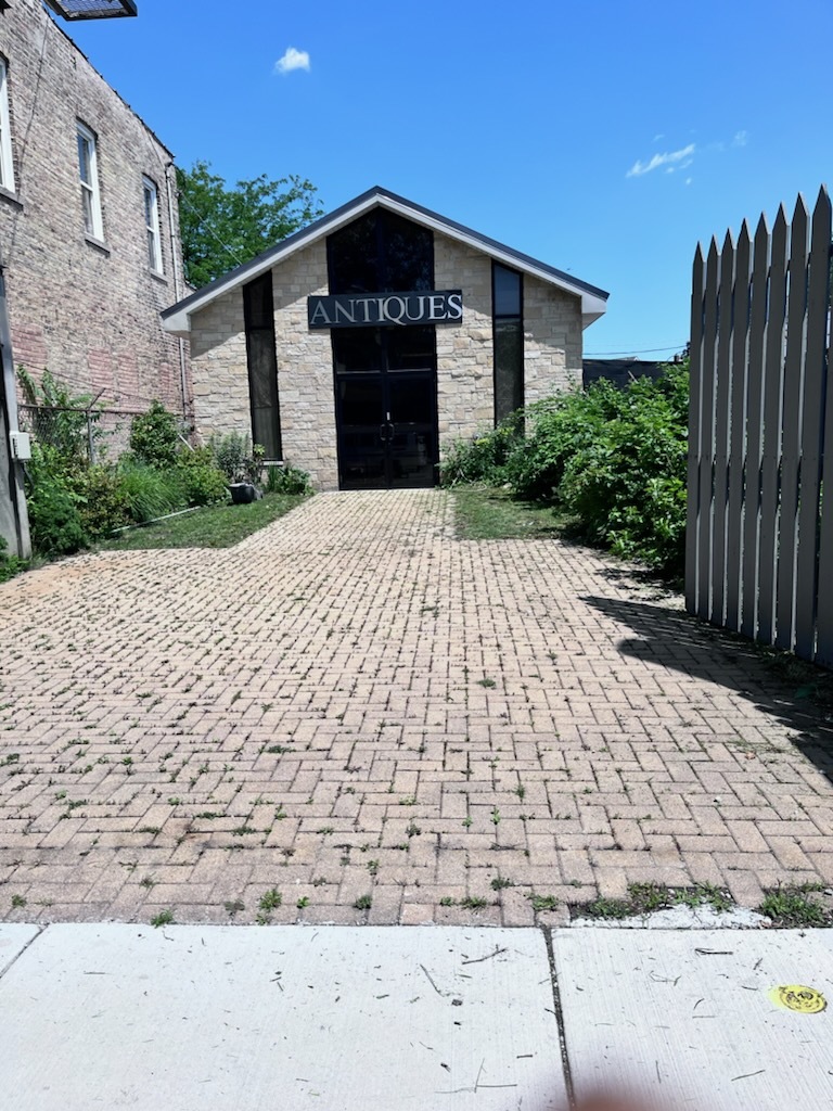 3381 North Milwaukee Ave  