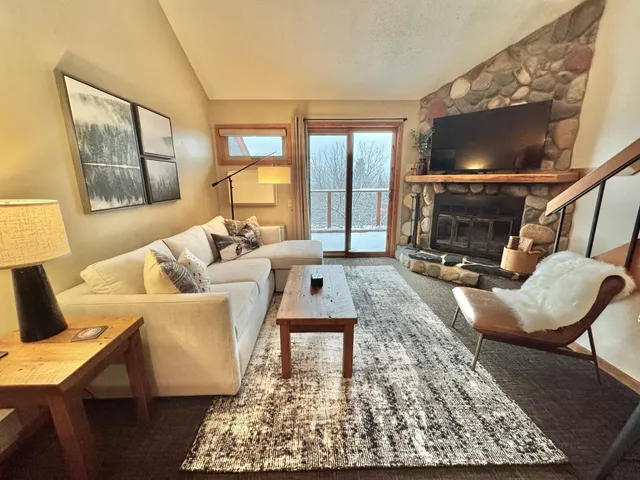 $319,900 | 130 Bridge Run Lane, Unit B, Lutsen, MN 55612