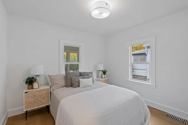 $2,800 | 3419 24th Avenue South, Minneapolis, MN 55406