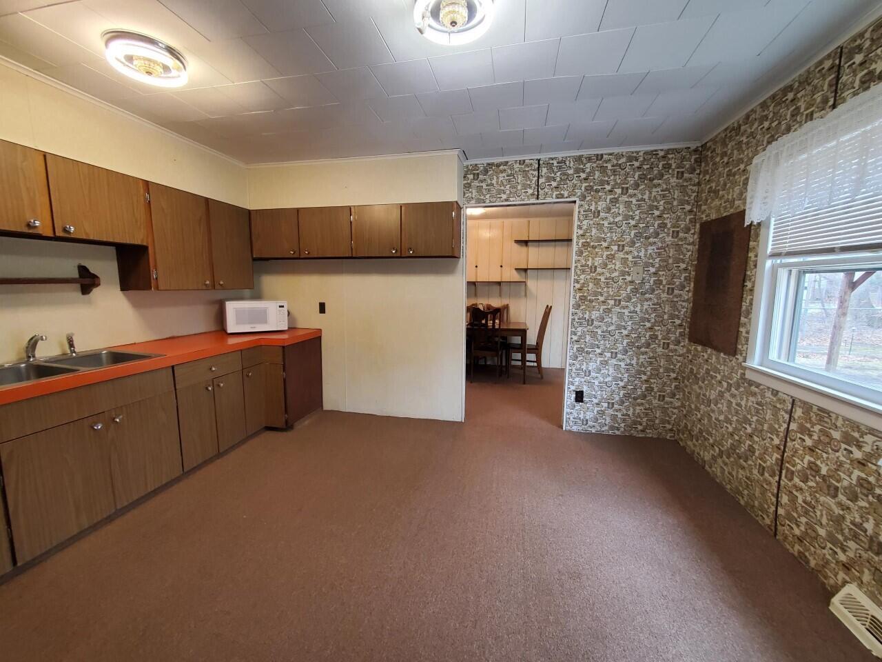 1560 South Brks Road Muskegon, MI 49442 - Photo 3 of 31 thumbnail_20220314_172615