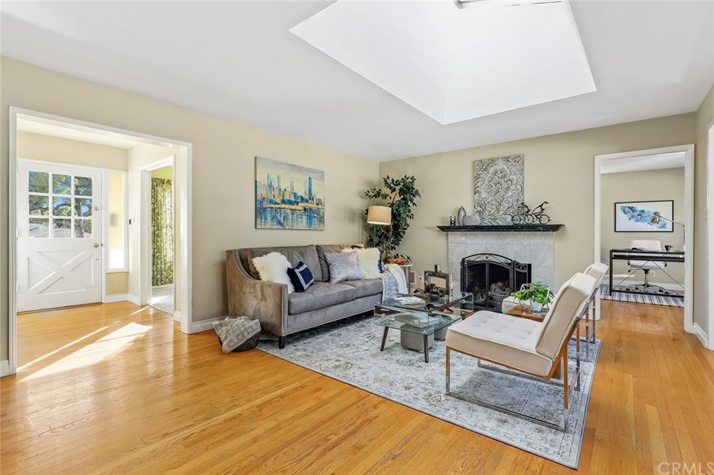 3779 Mayfair Drive Pasadena, CA 91107 - Photo 3 of 27