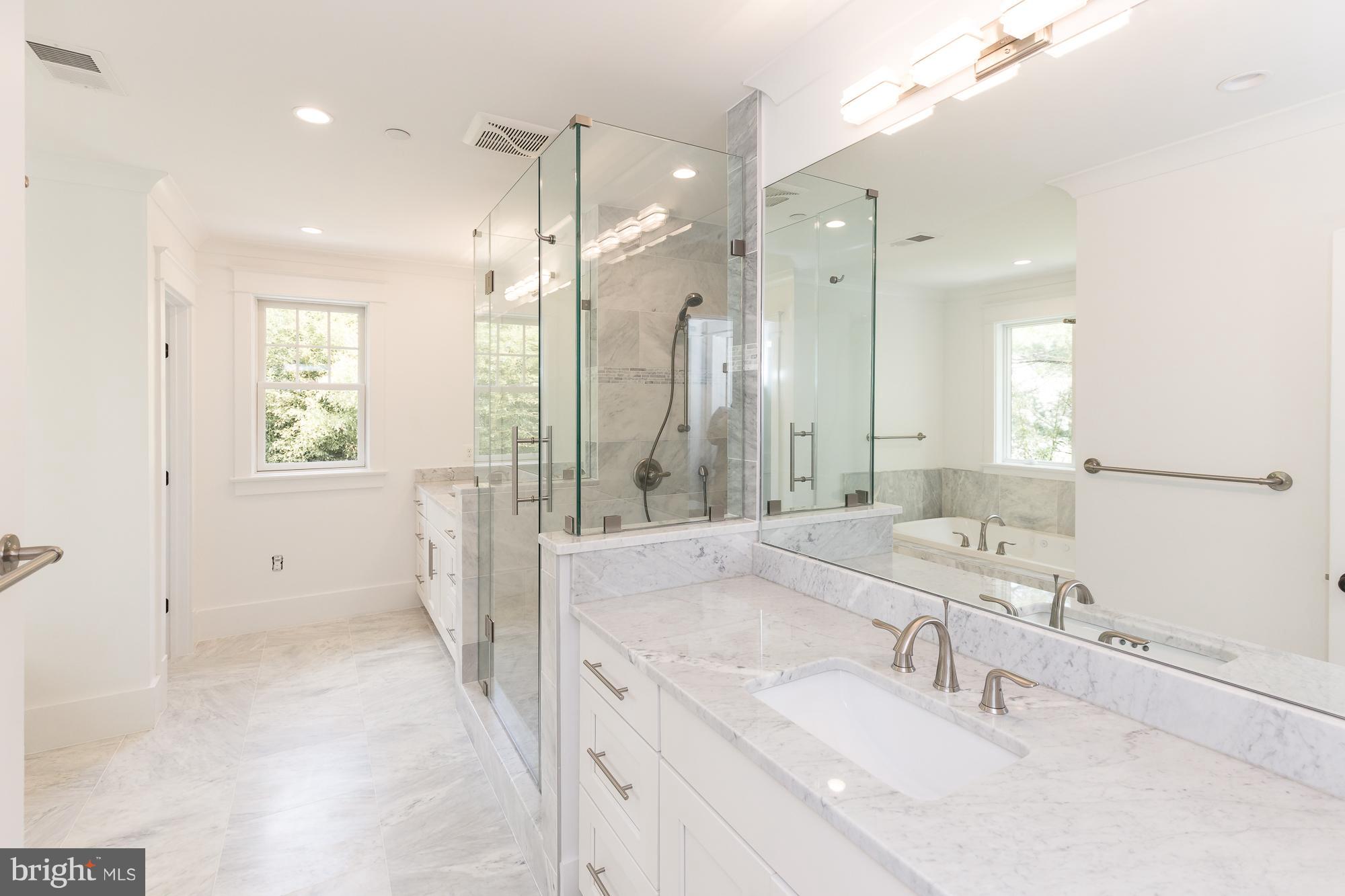 6206 East Halbert Road Bethesda, MD 20817 - Photo 20 of 30 Bath (Master)