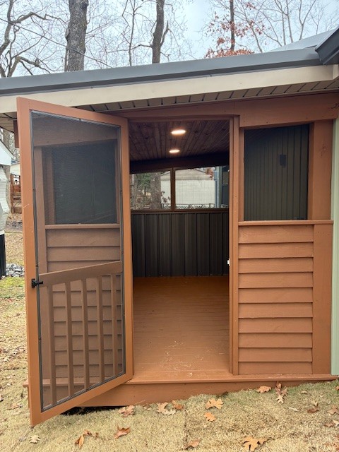 50 Gracy Drive Springville, TN 38256 - Photo 2 of 19 a front view of a house