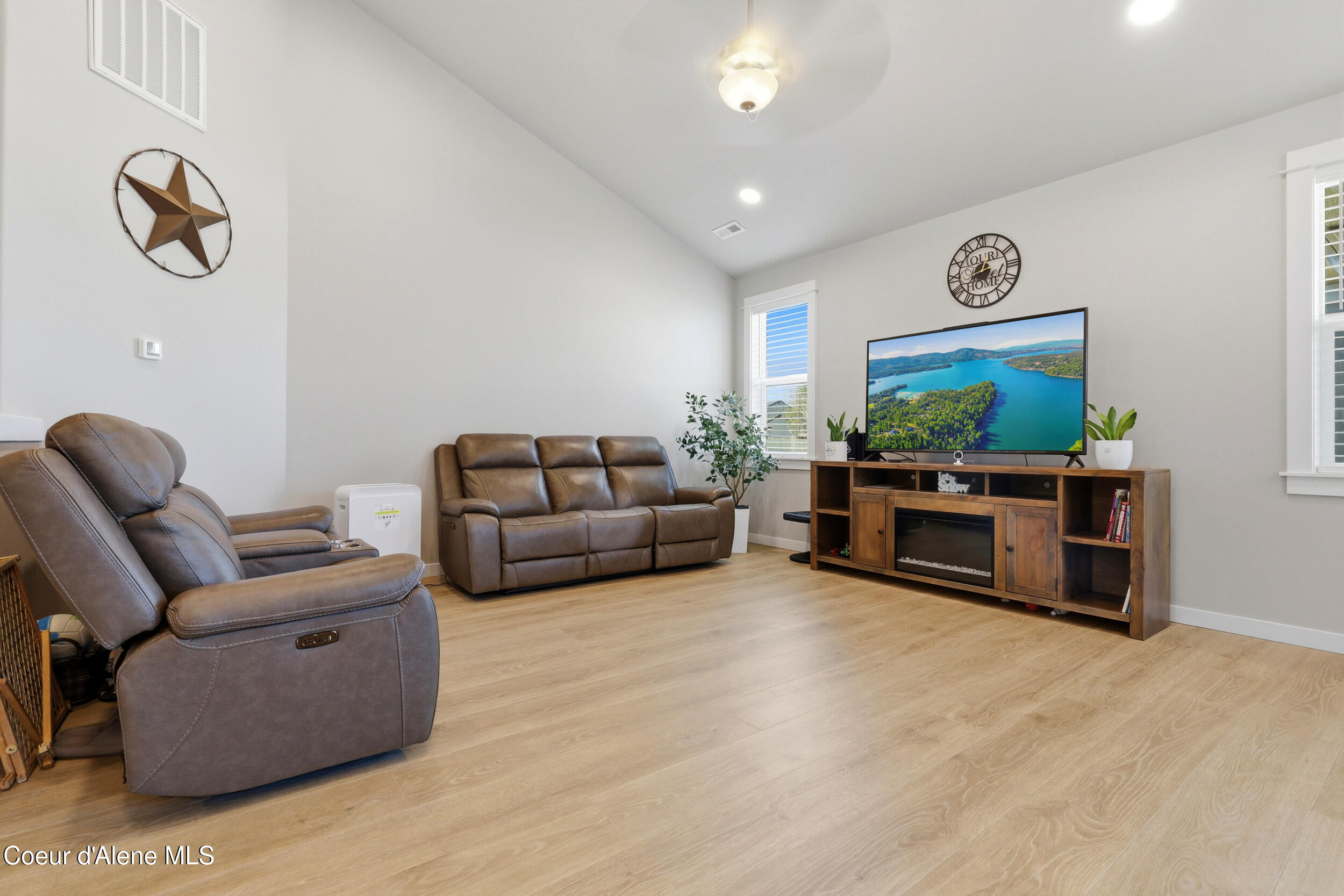 2450 West Victor Loop Coeur D'Alene, ID 83815 - Photo 9 of 49 Living Room