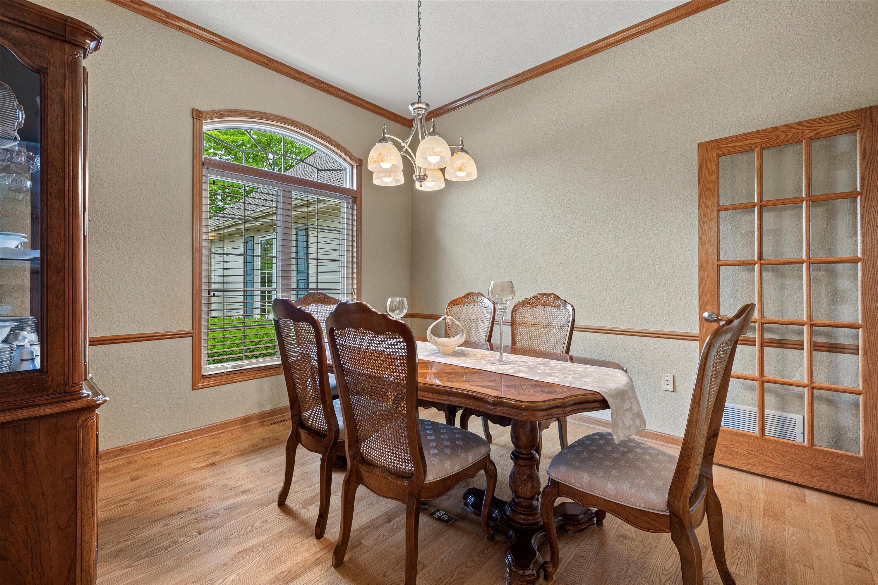 1855 River Lakes Road South Oconomowoc, WI 53066 - Photo 12 of 40 Dinette * formal