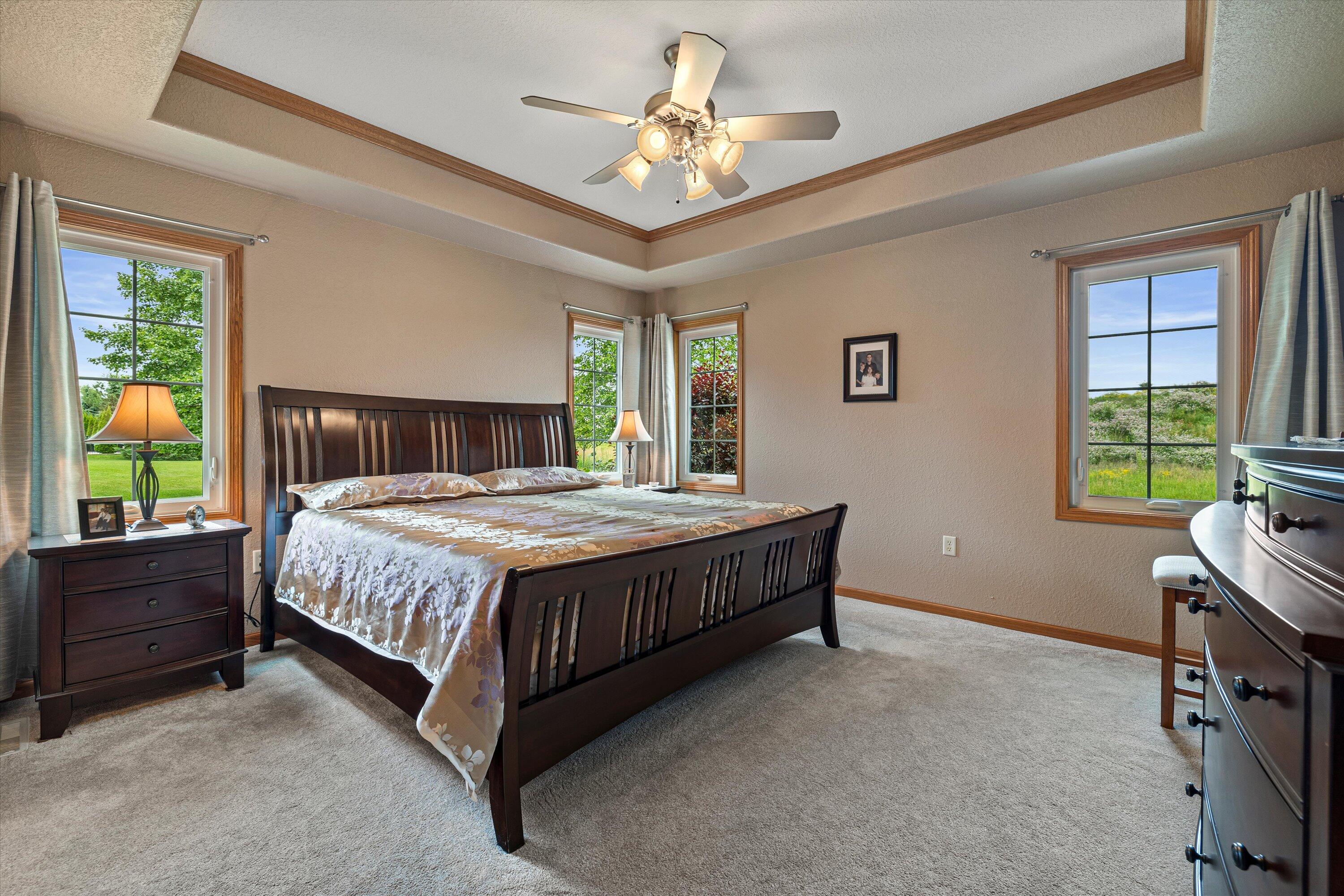 1855 River Lakes Road South Oconomowoc, WI 53066 - Photo 13 of 40 Primary Room